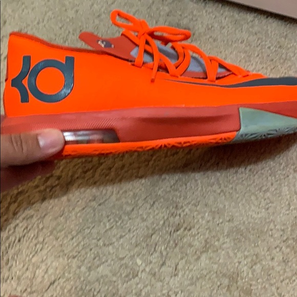 Orange and grey Kevin Durant’s - Picture 3 of 3